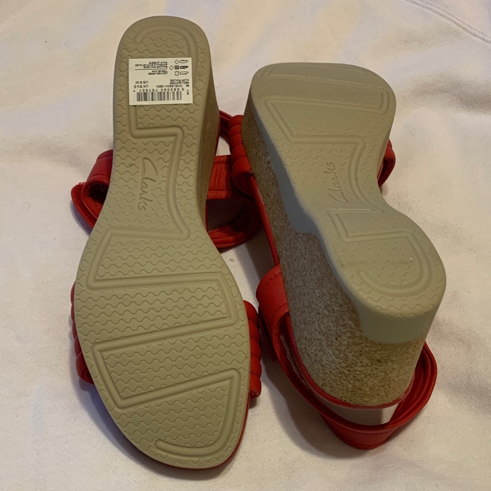 Clarks Women's Bold Red Sandals - Picture 8 of 8